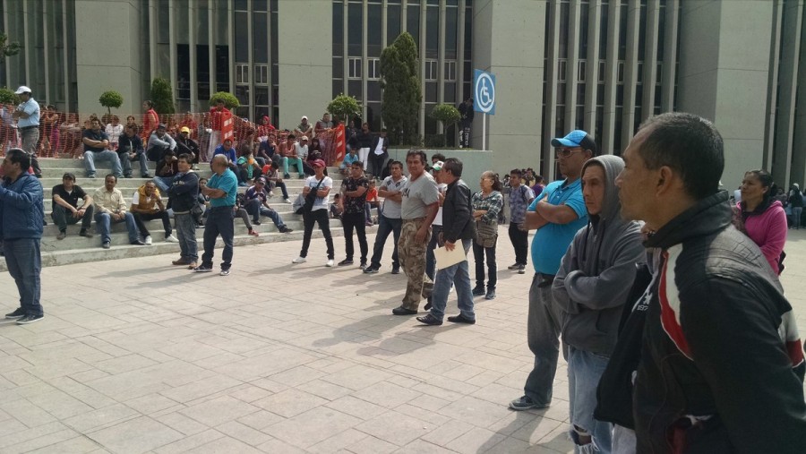 Comerciantes de San Cosme protestan en delegaciÃ³n CuauhtÃ©moc