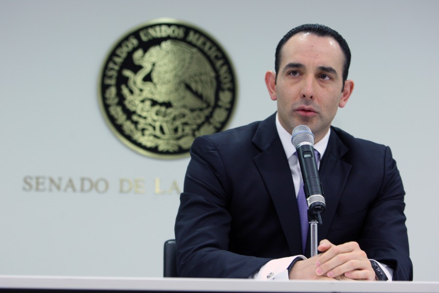 Gil Zuarth denuncia espionaje ante PGR