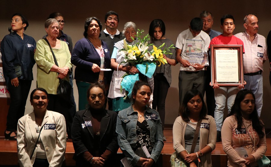 Realizan homenaje póstumo a policía de la Central de Abasto
