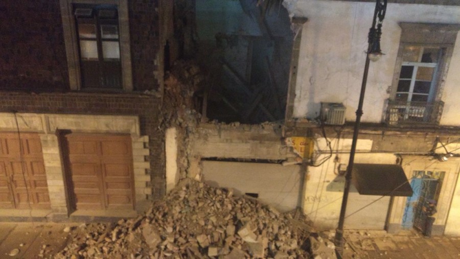 Se derrumba predio en Centro Histórico de la CDMX