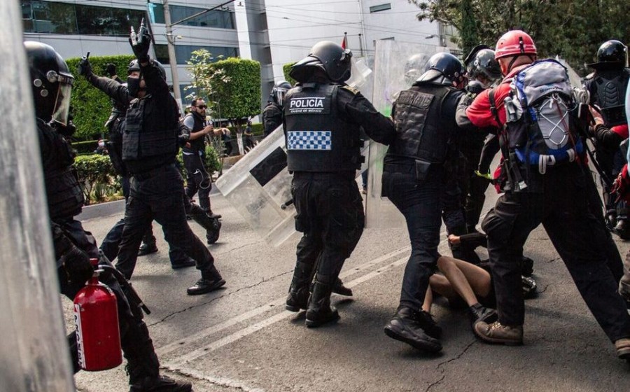 Policías exigen liberación de sus compañeros agresores de Melanie