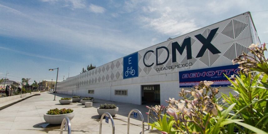 Mancera supervisa biciestacionamiento de La Raza