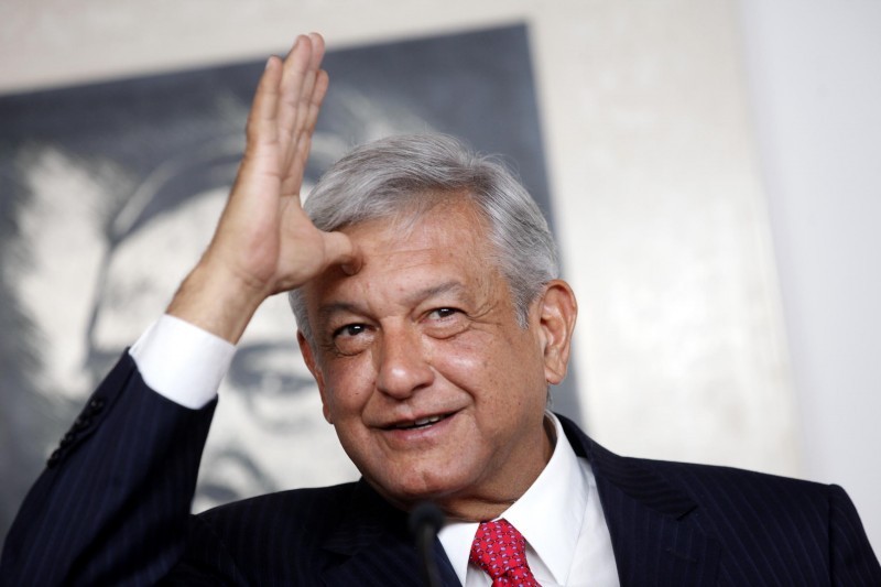 Acusan a AMLO de manipular a sus seguidores