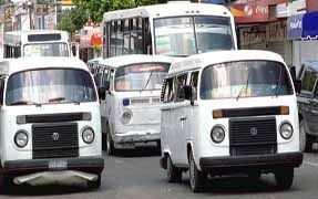 Transportistas del EdoMex protestan contra regulaciones