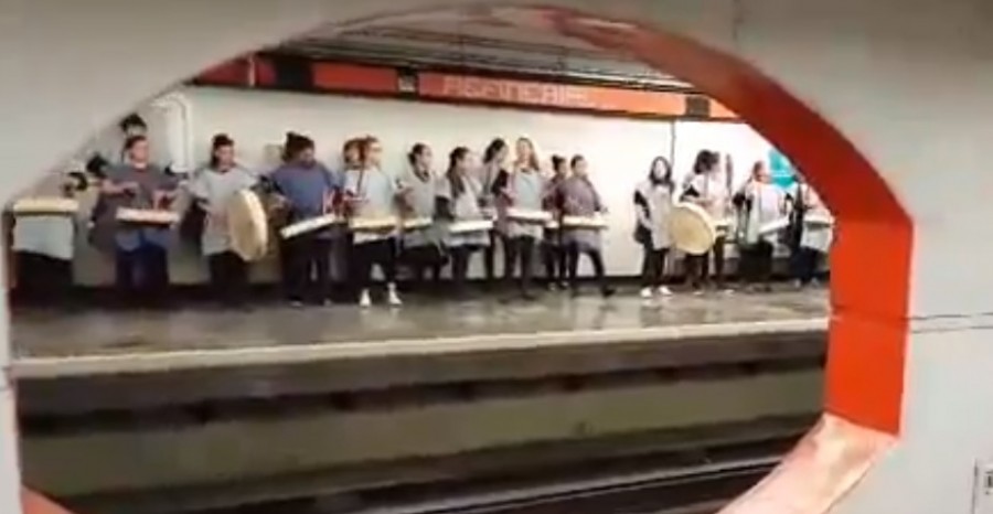 Tocan tambor taraumara en las 12 lÃ­neas del metro
