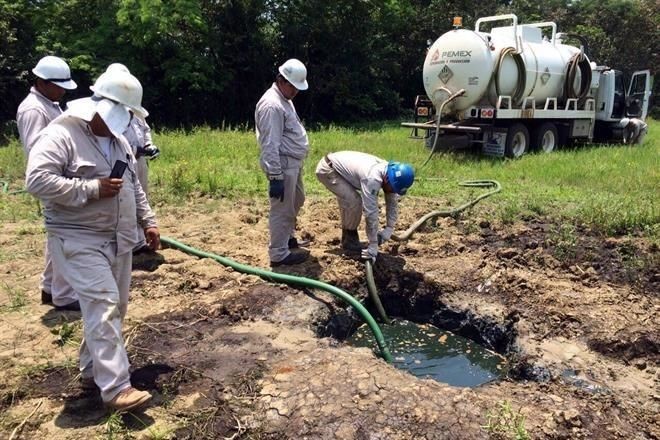 Arrumba Pemex 30 drones antiordeña desde el 2014