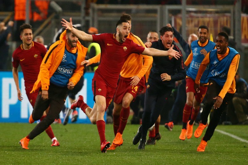 Roma vence 3-0 al Barcelona y lo deja fuera de la Champions