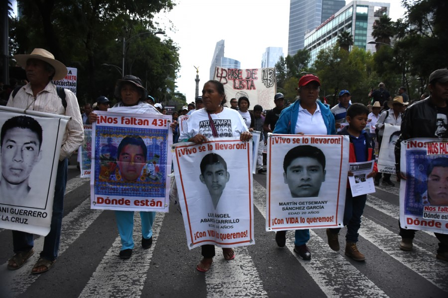 Recibirán en San Lázaro a los padres de los 43 de Ayotzinapa