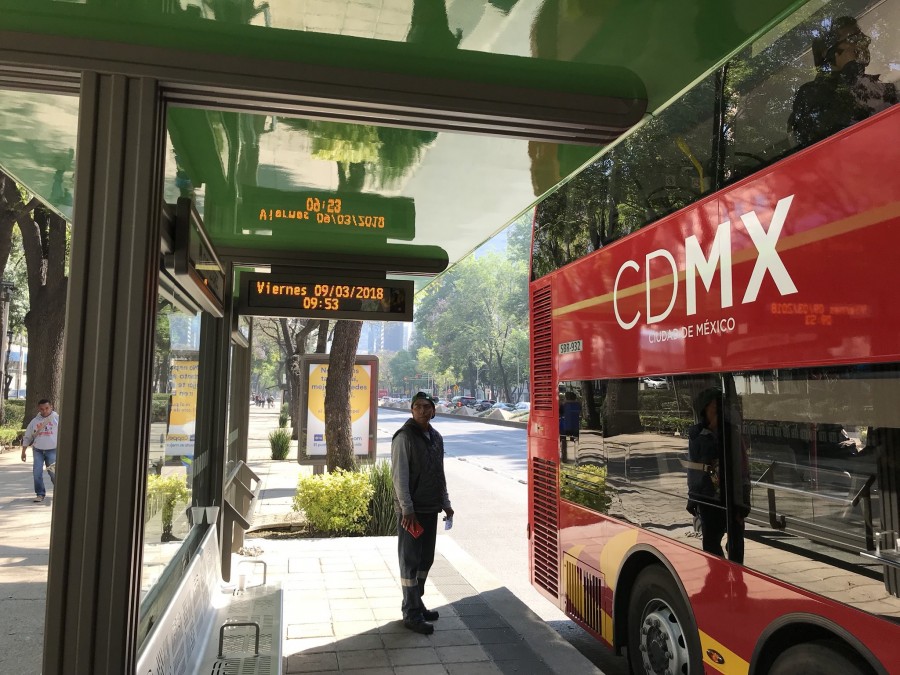 Le pide INAH al gobierno de la Ciudad retirar publicidad de Metrobús L7. No había autorización