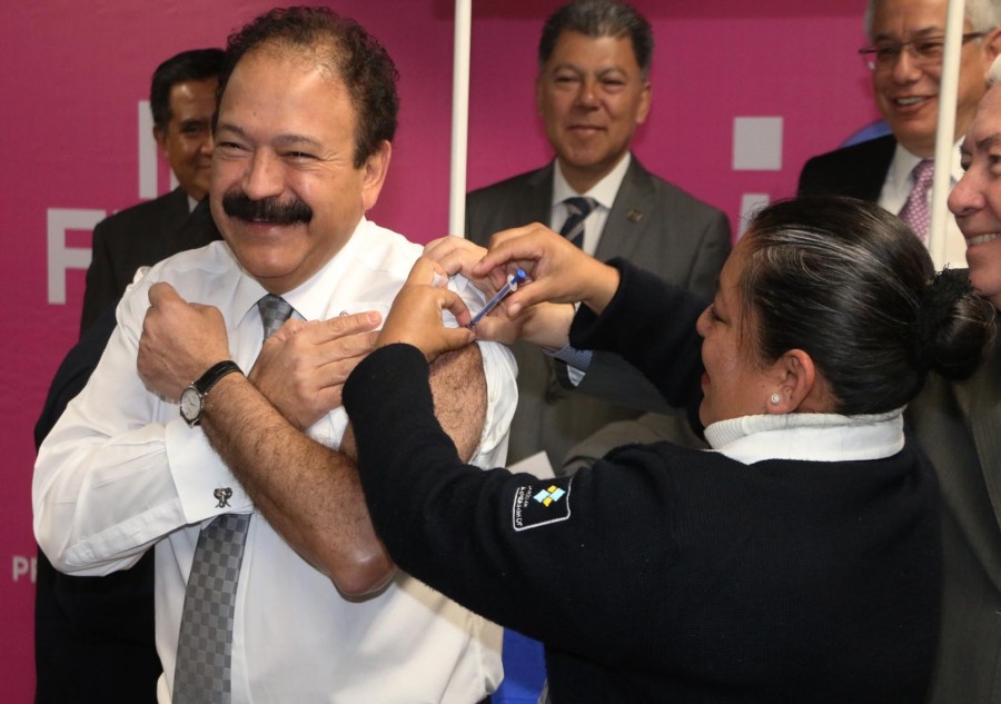 Comenzó la vacunación contra la influenza en el metro de la CDMX