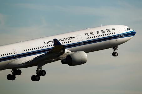 Inauguran el primer vuelo de aerolínea China en México