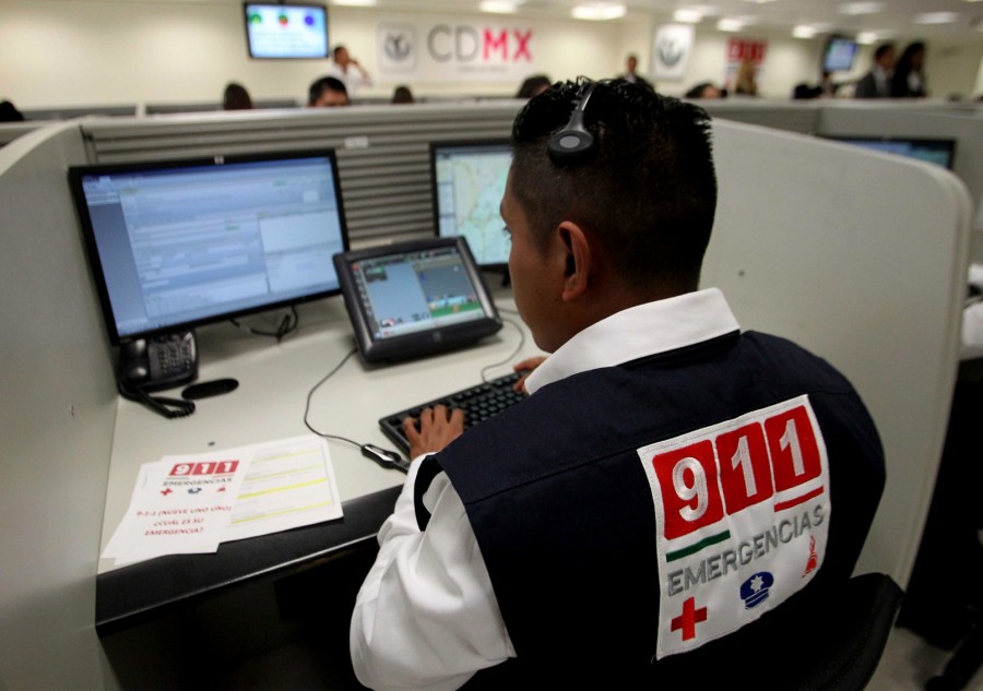 Premian a GobCdMx por sus servicios telefónicos de 911 y Vivir sin Tabaco