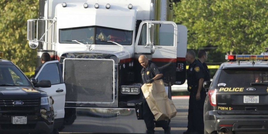 Migrantes tomaban aire por turnos para poder respirar; seis de los muertos son mexicanos