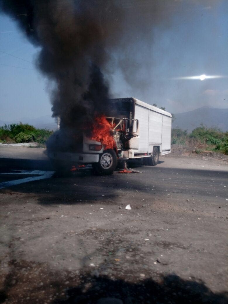 Reportan bloqueos en Tierra Caliente, Michoacán