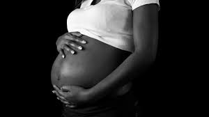 Rescatan a 19 mujeres embarazadas presas en fábrica de bebés en Nigeria