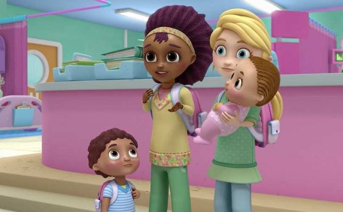 Disney vuelve a causar controversia al incluir a una pareja de lesbianas en nueva serie