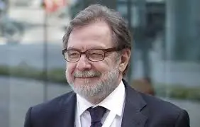 Agradece Juan Luis Cebrián a seguidores del periódico El País