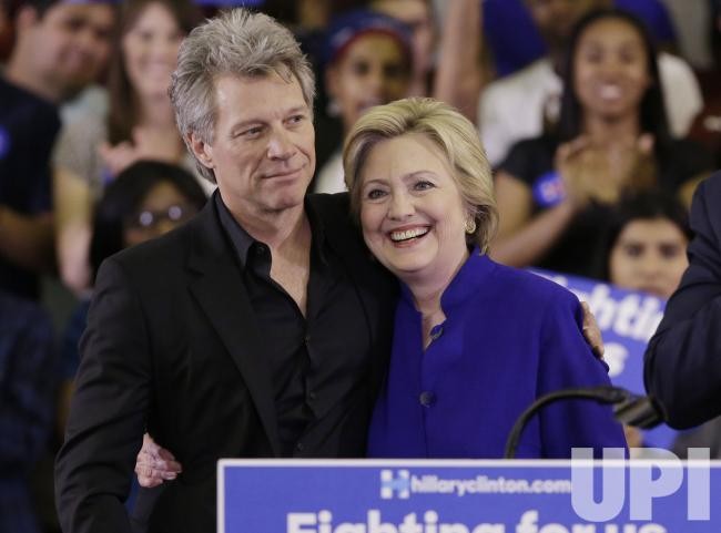 Hillary y Bon Jovi llaman a votar con el Reto del maniquí