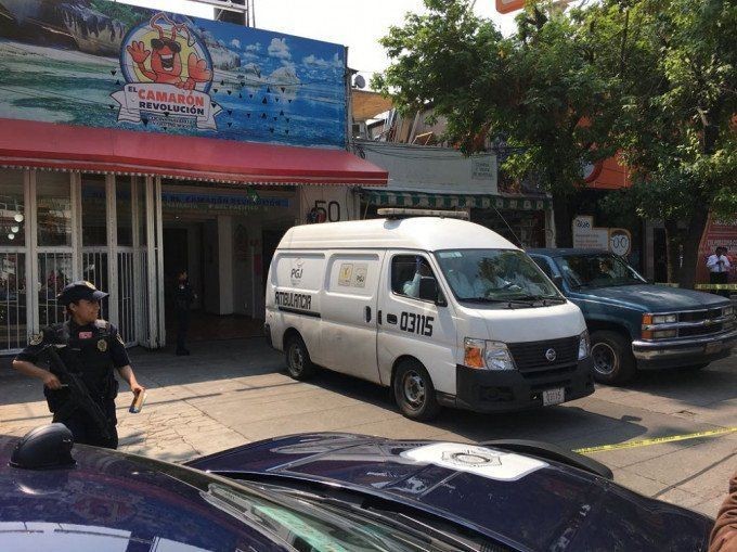 Un muerto en asalto a restaurante de mariscos en la Escandón