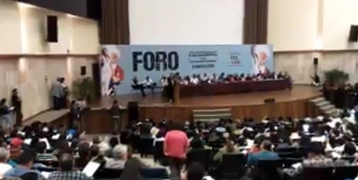 Discuten maestros modificaciÃ³n a Reforma Educativa
