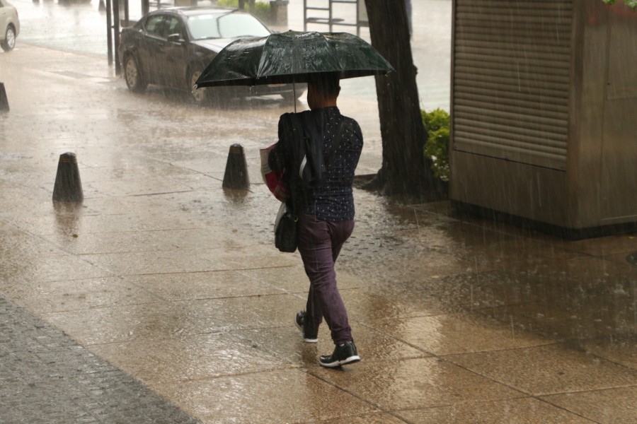 Llueve en el Centro de la CDMX