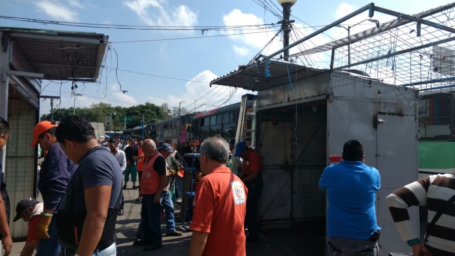 Retiran puestos de inmediaciones de Tacubaya