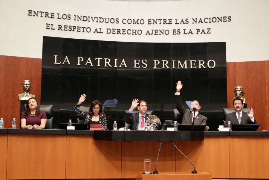 Sale Carlos Puente de la Asamblea Constituyente; lo sustituye Jorge Aréchiga