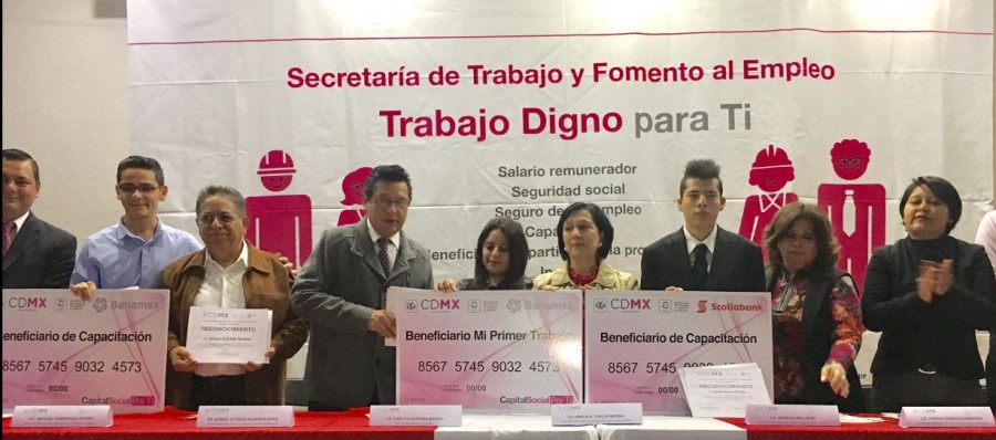 Entrega la STPS constancias a  beneficiarios del programa, Mi primer trabajo
