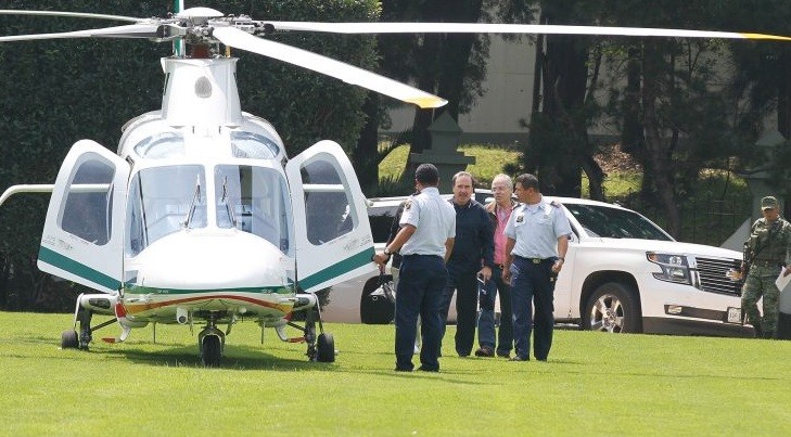 Helicóptero de la Fuerza Aérea traslada a Gamboa a jugar golf