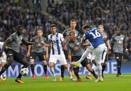 Porto se coloca en la segunda posición del Grupo C al vencer 3-1 al Leipzing