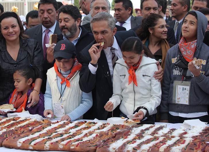 Repartirán tradicional Rosca de Reyes en CdMx este 5 de enero