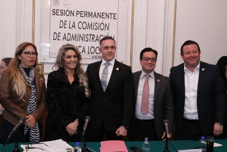 Futuros concejales podrán autoasignarse salarios de 16 mil a 40 mil pesos mensuales. El PAN defiende la decisión