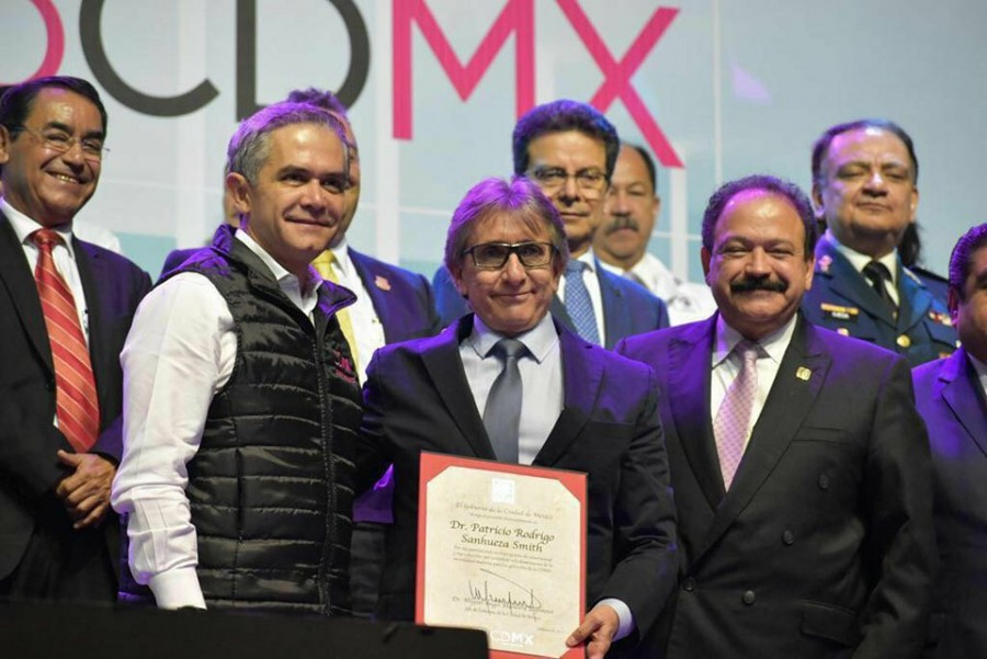 Reconoce CDMX a sus médicos