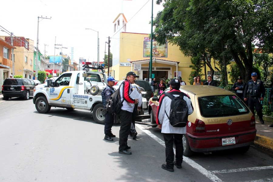 Autos al corralón en la Miguel Hidalgo