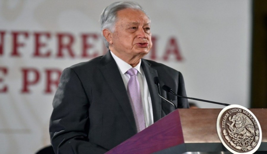 AMLO respalda a Manuel Bartlett; le agradece su ayuda contra la corrupción