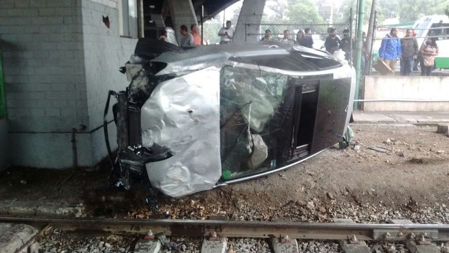 Accidente afecta servicio del Tren Ligero