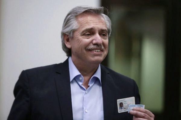 Vence Alberto Fernández a Mauricio Macri en elecciones presidenciales argentinas