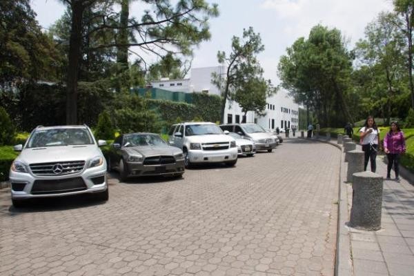 AMLO anuncia subastas de joyas, autos de lujo y casas, incautadas al crimen organizado