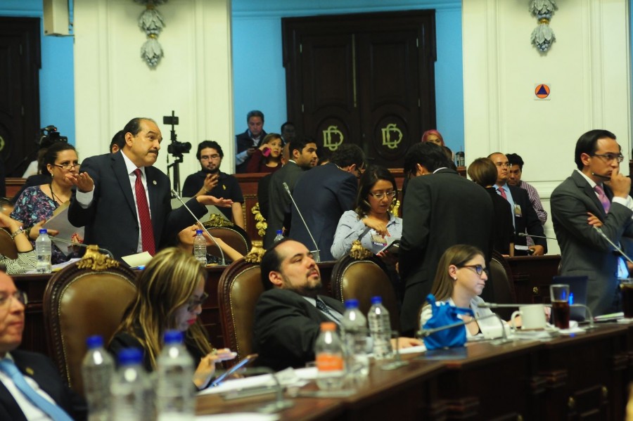 Obligan a partidos de la CDMX a otorgar el 20 por ciento de las candidaturas a jóvenes de hasta 35 años