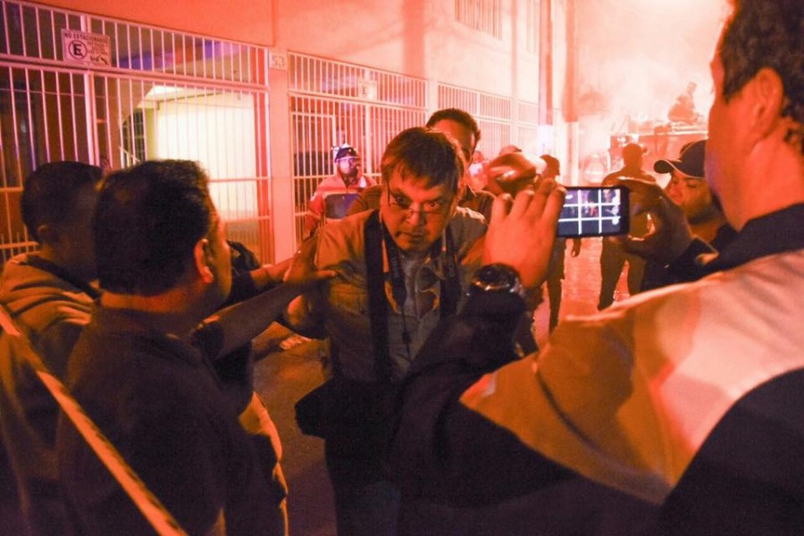 Fotoperiodista del Diario de Xalapa es arrestado y maltratado