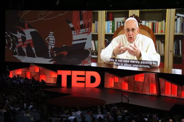 El papa Francisco ofreció una charla en TED