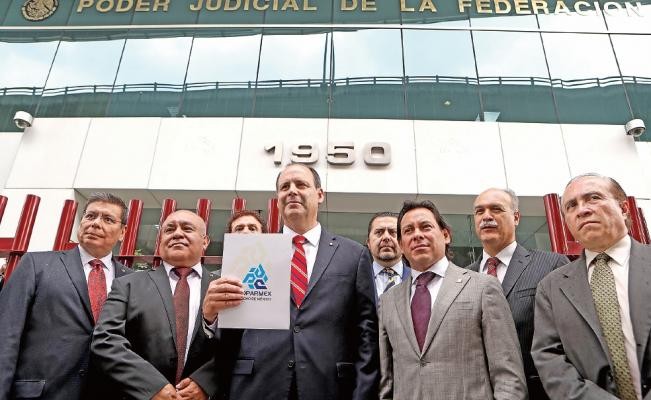 Admiten amparo de Coparmex contra la CNTE