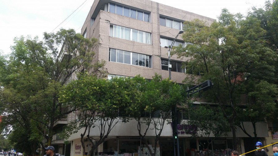 Realizó gobierno de la CDMX demolición de pisos excedentes en obras irregulares