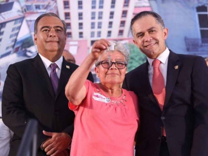 Mancera entrega 2,331 Acciones de Vivienda en Iztacalco