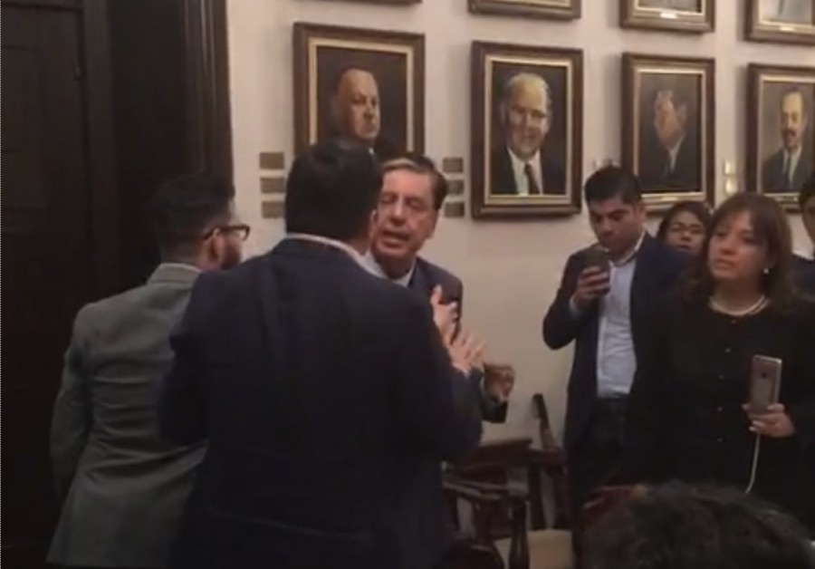 Jaime Cárdenas estalla en Asamblea Constituyente