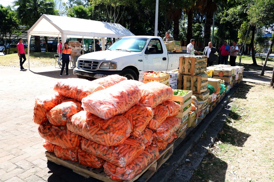 Central de Abastos recibe 9 toneladas de apoyo humanitario a afectados del 19-S