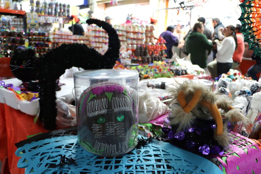 Abre romería de Día de Muertos de la Central de Abasto