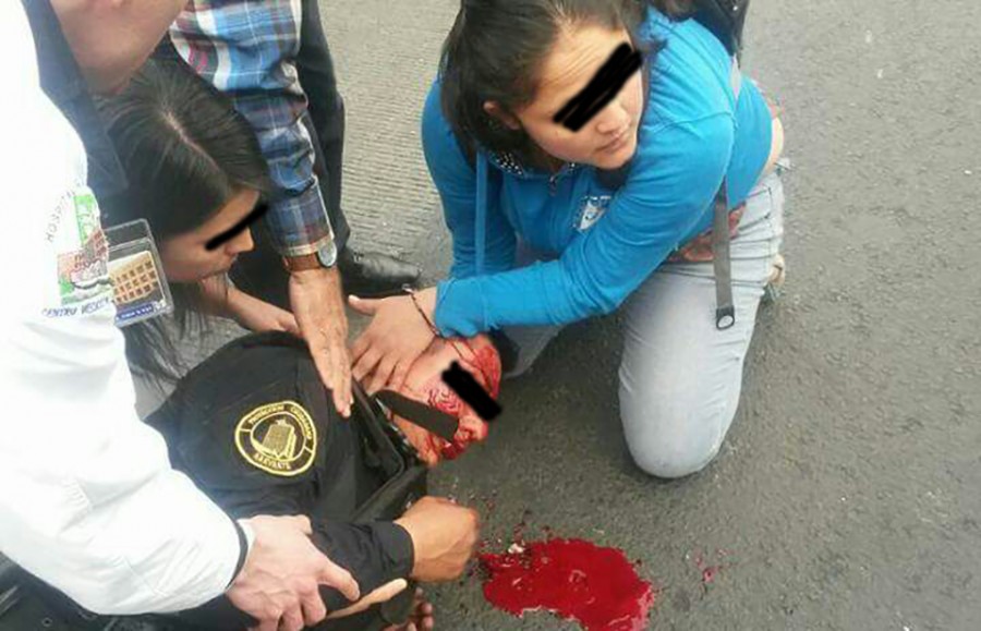 Atropella Metrobús a policía en eje 4 Xola