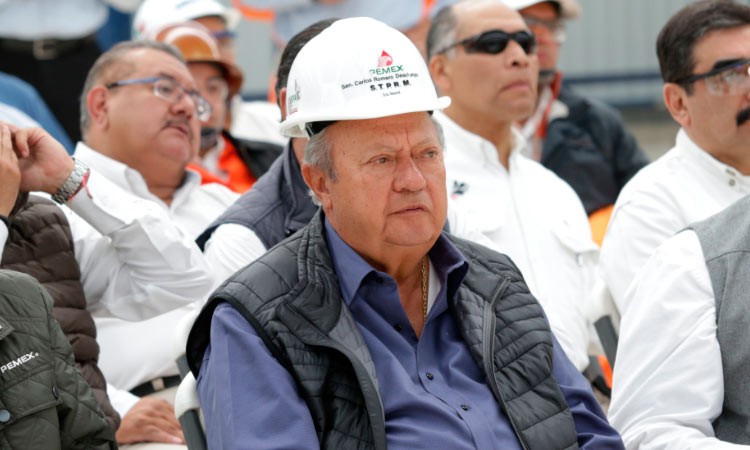 Renuncia Carlos Romero Deschamps al sindicato petrolero de PEMEX