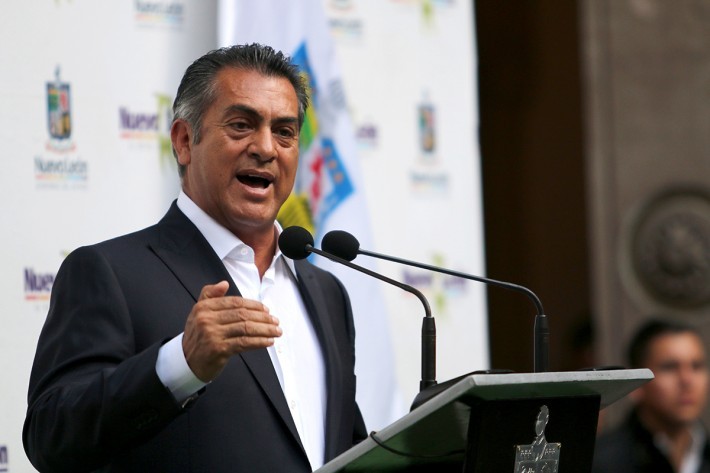 El Bronco responde con burlas a quienes lo acusan de tener propiedad millonaria